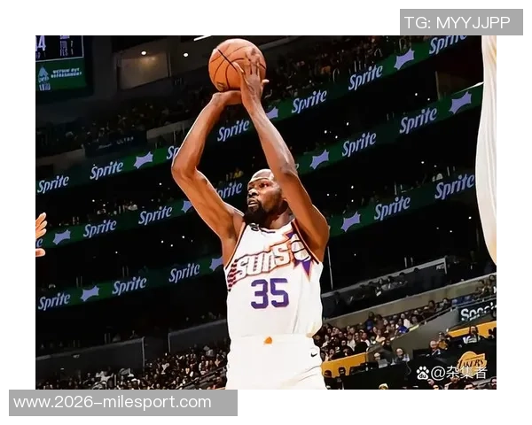 乔治谈76人默契提升每位球员逐渐享受比赛乐趣