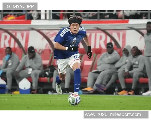 圣保利正式签约福冈黄蜂26岁日本中卫安藤智哉加盟公告