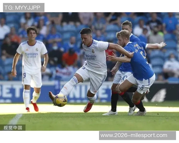 安切洛蒂训练排出424阵型维尼修斯与罗德里戈携手锋线争胜