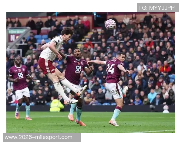 约克雷斯助攻伊萨克错失良机队友解围让人心痛