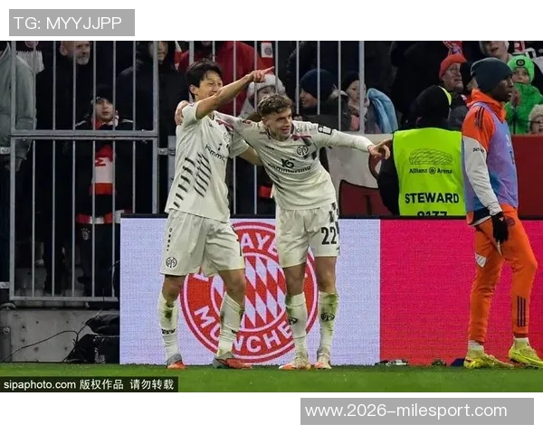 每日邮报评选今夏自由球员最强阵容莱万与B席领衔出战 每日邮报评选今夏自由球员最强阵容莱万与B席领衔出战